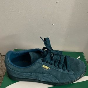 Used Puma sneakers